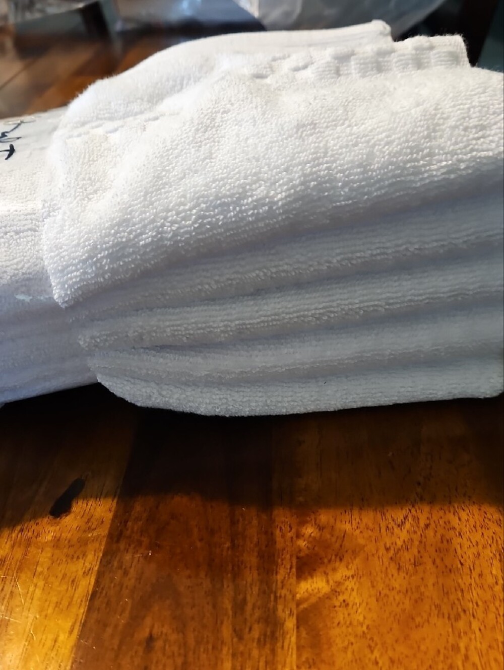 NWOT Set Of 5 Ritz Carlton Hotel Hand Towels - Picture 3 of 5